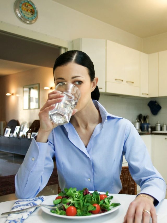 জল খেয়েই প্রতিদিন কমান ১ কেজি ওজন,  কীভাবে?