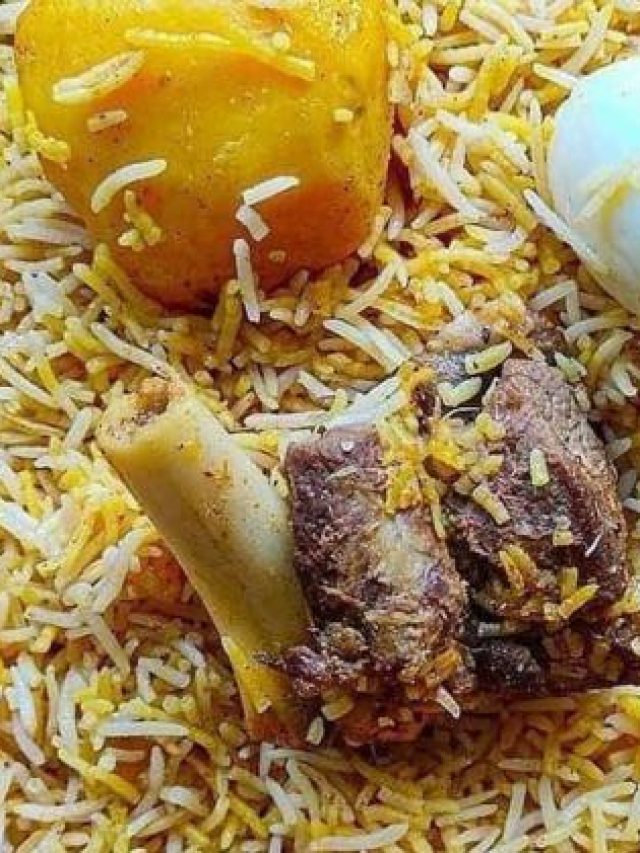 বিরিয়ানির আলুতে স্বাদ আনবেন কী করে? গোপন ট্রিক জানুন