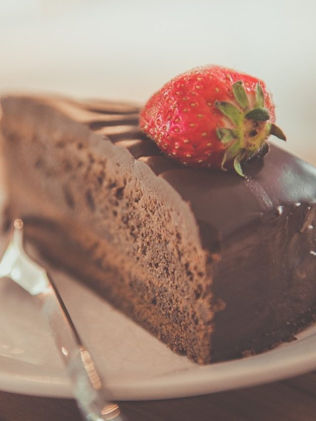 কুকারেও তৈরি করা যায় পছন্দের কেক, এই ৫ বিষয় মাথায় রাখুন