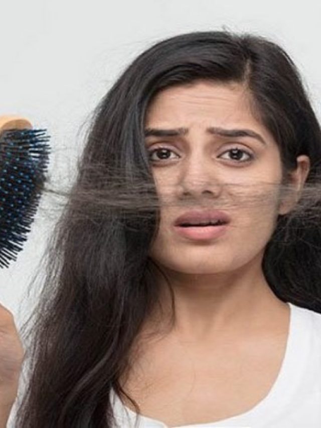 চুল পড়ছে? এই ৪ যোগাসনে সমাধান