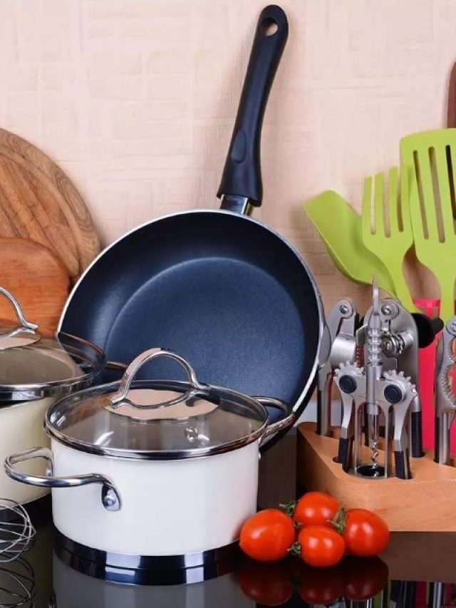 দেনায় ডুববেন, রান্নাঘরের এই ২ পাত্র উল্টে রাখলেই উল্টে যাবে ভাগ্য