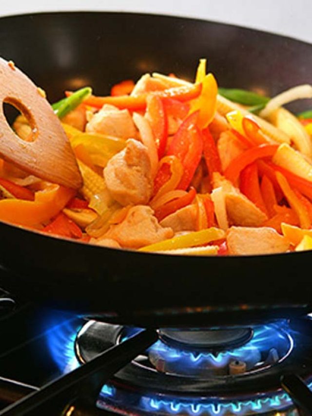 ভুলেও প্যানে এই ৬ খাবার রান্না করবেন না, হতে পারে বিষক্রিয়া