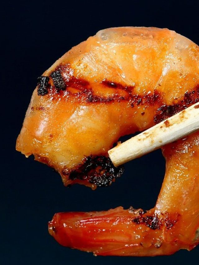 এভাবে চিংড়ি খেলে মৃত্যু পর্যন্ত হতে পারে!