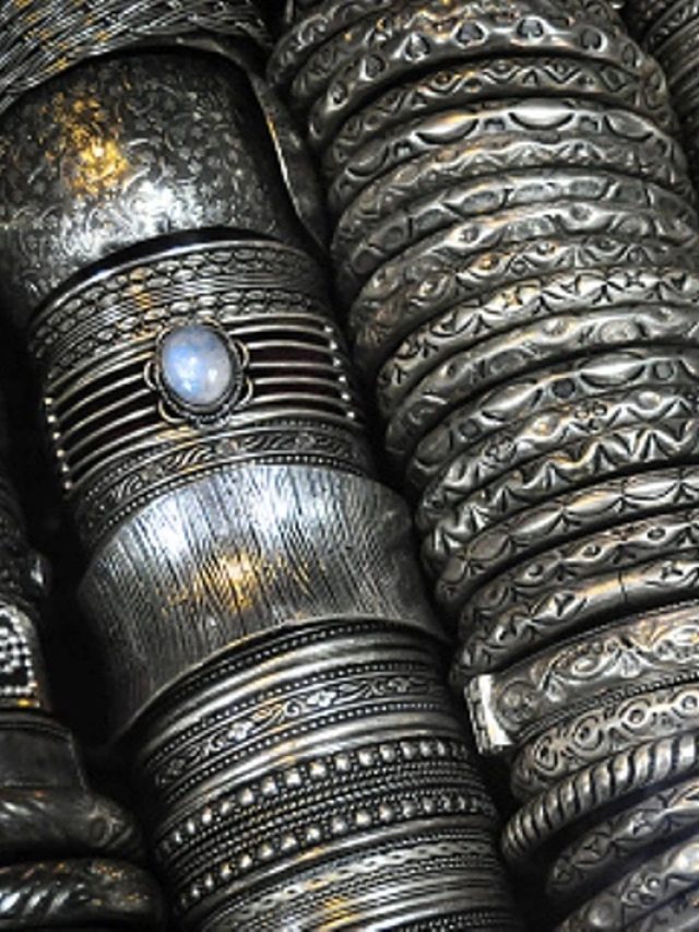 রুপোই বদলে দিতে পারে ভাগ্য! কীভাবে ব্যবহার করা শুভ?