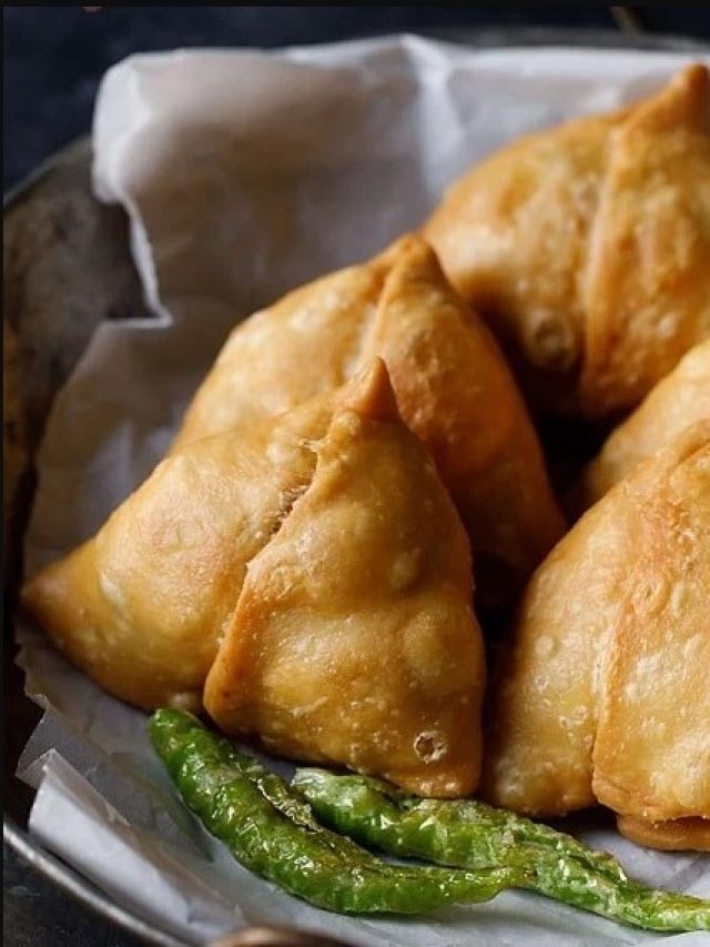 সিঙাড়া ত্রিভুজাকার হয় কেন? জেনে নিন মজার কারণ