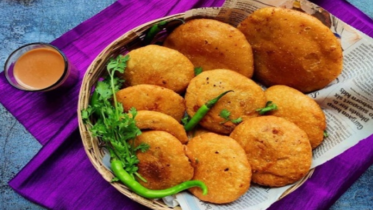 कचौड़ी तलते वक्त भर जाता है तेल? बनाते वक्त याद रखें ये छोटी चीजें