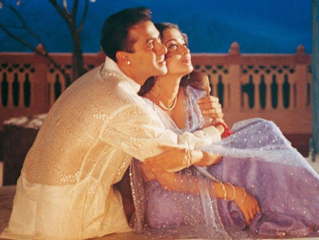 salman khan and aishwarya rai in hum dil de chuke sanam 10 Bollywood Top 10 Romantic you must Watch : यह रोमांटिक फिल्मे जो आपको जरुर देखनी चाहिए