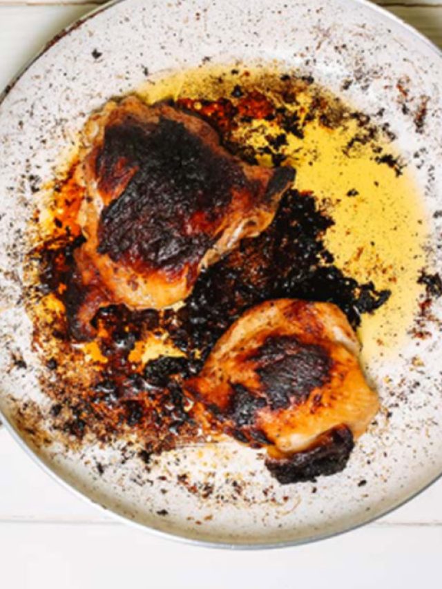 পোড়া লাগা রান্নায় গন্ধ দূর করুন এভাবে! ঘরোয়া পদ্ধতি