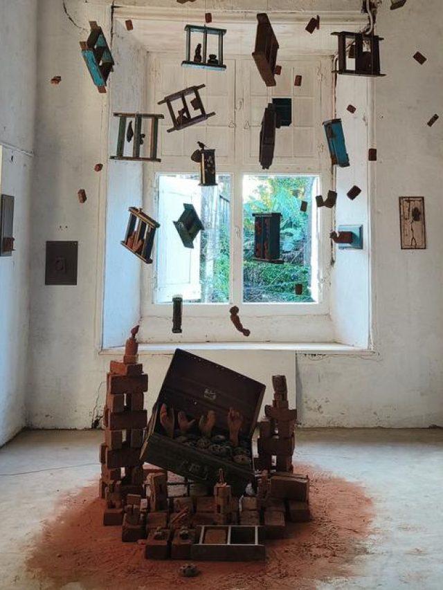 6 Art Galleries In India You Can Explore l-art-pur-artist-exhibition-heroes-of-adventure