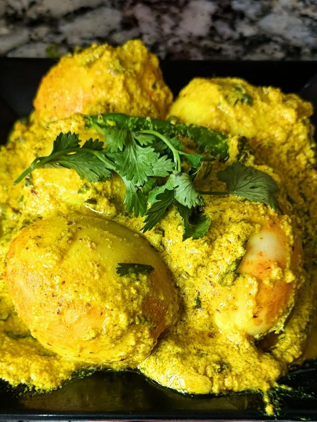 গরম ভাতে জমে যাবে, বাড়িতেই বানিয়ে ফেলুন সুস্বাদু ডিম ভাপা