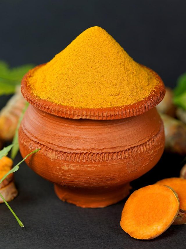 জন্ম জন্মান্তরে টাকার কষ্ট থাকবে না, ২১ দিন হলুদের কৌটোতে রাখুন এই জিনিস