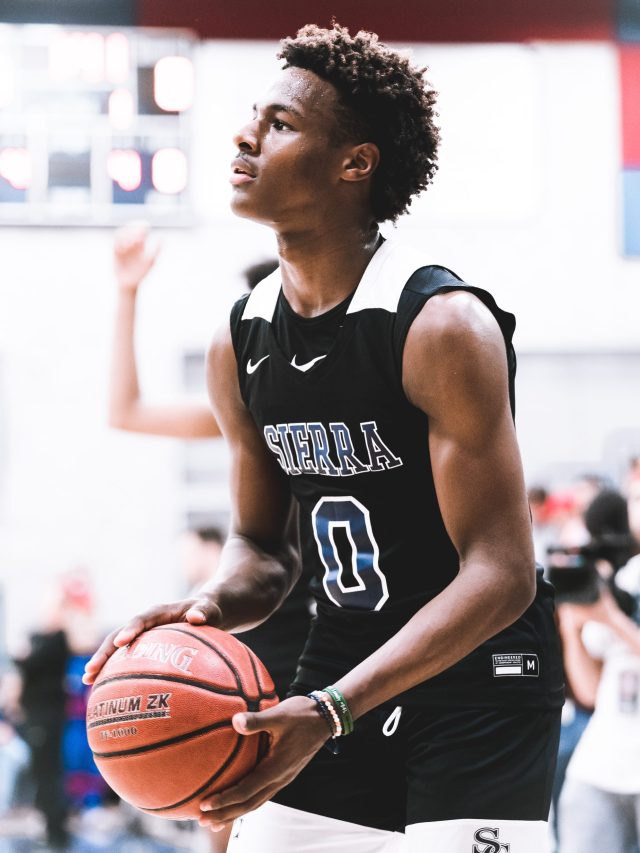 LeBron James’ 18-year-old son Bronny suffers cardiac arrest at college, Elon Musk connects it to COVID-19 vaccine