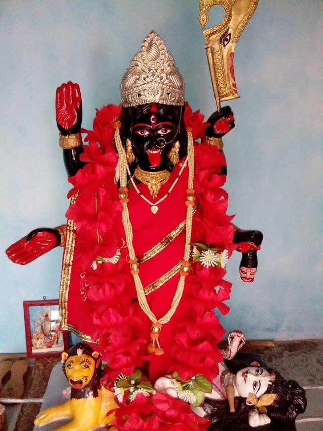 ৮ রূপে পূজিতা হন মা কালী, কী কী জেনে নিন