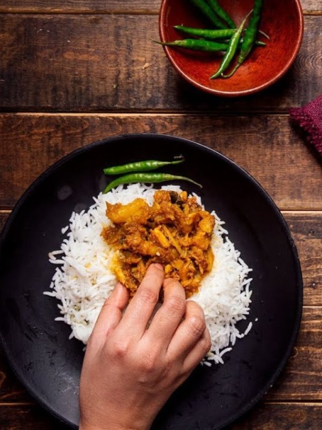 গরম ভাতে  লইট্টা শুঁটকি ভর্তা যেন অমৃত