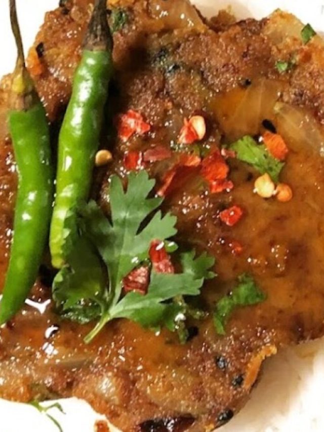 গরম ভাতে চেখে দেখুন বাঙাল স্টাইলে চিংড়ি বাটা