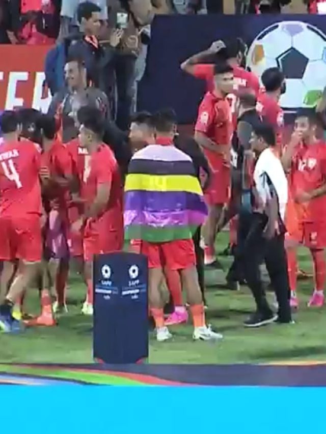 SAFF 2023: Crowd sings 'Vande Mataram- Maa Tujhe Salaam', Indian midfielder sparks controversy amid Manipur violence by draping Meitei flag on field as Sunil Chhetri-led India wins 9th time in a row