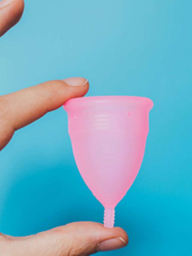 কতক্ষণ পরে বদলানো যায় মেনস্ট্রুয়াল কাপ? কীভাবে ব্যবহার করতে হয়?