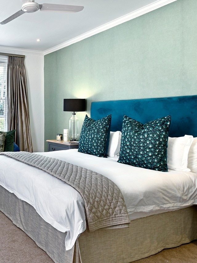 বেডরুমে নয়, এই জায়গায় মূল্যবান জিনিস রাখলেই হবেন কোটিপতি