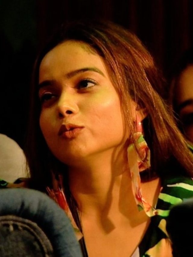 महेश भट्ट ने मनीषा को गलत तरह से छुआ? एक्ट्रेस ने दिया जवाब