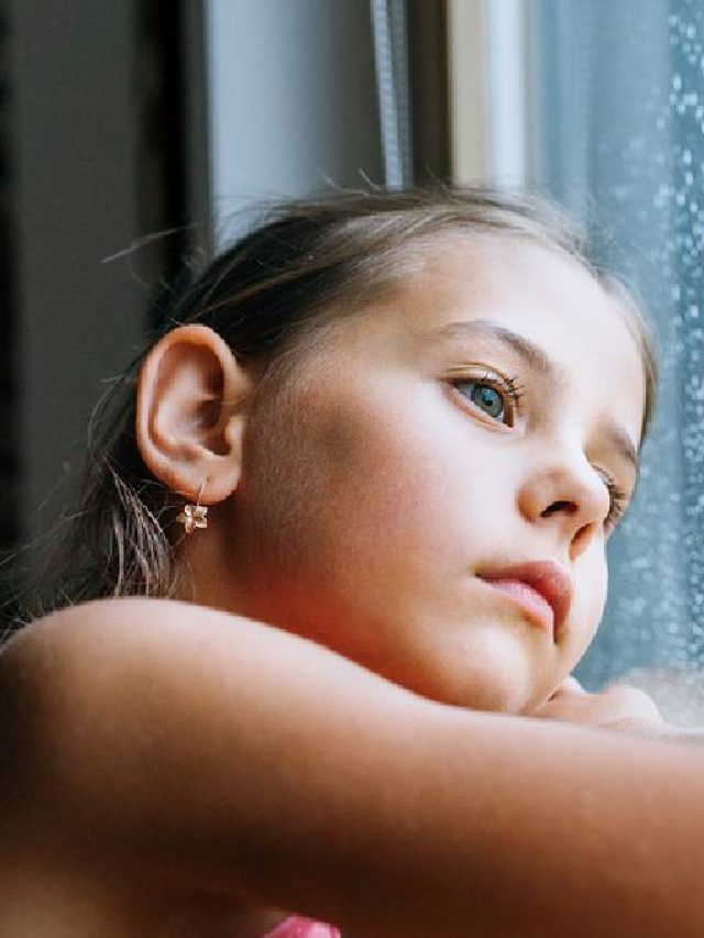 শিশু সন্তানের ছবি ফেসবুকে দিচ্ছেন, কী হবে জানেন?