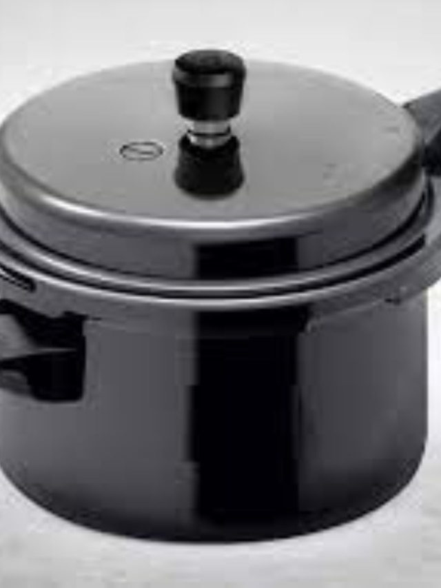 জামাকাপড় ইস্ত্রি করার নিনজা টেকনিক, প্রেশার কুকারে হবে কামাল