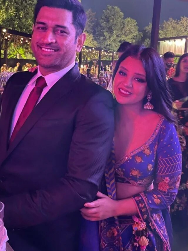 কেমন আছে ধোনি? বড় আপডেট সাক্ষীর