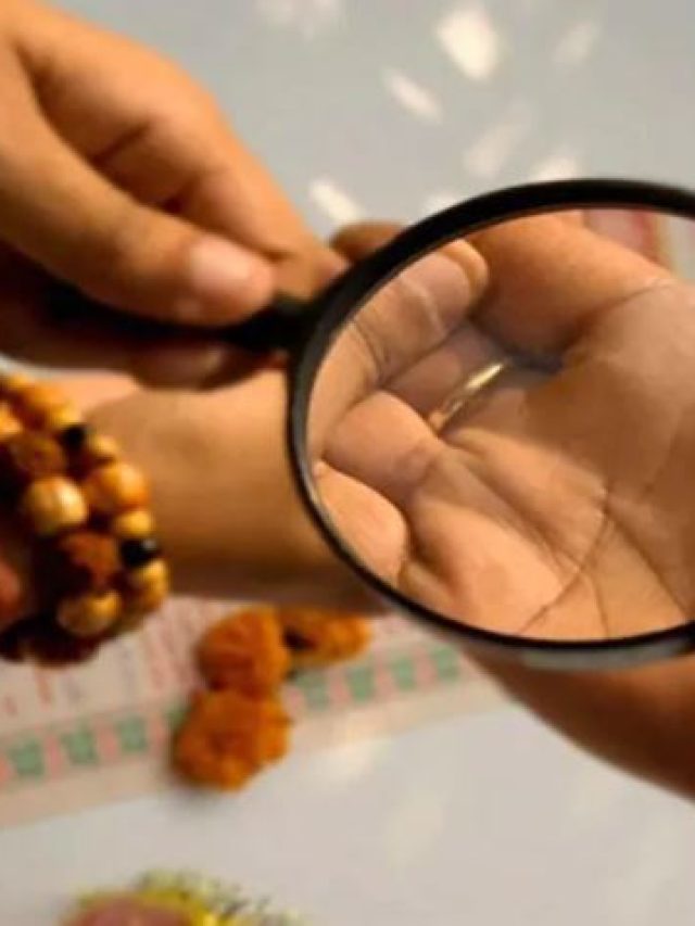 নখের রং-আকৃতি বলে দিতে পারে আপনার ভাগ্য