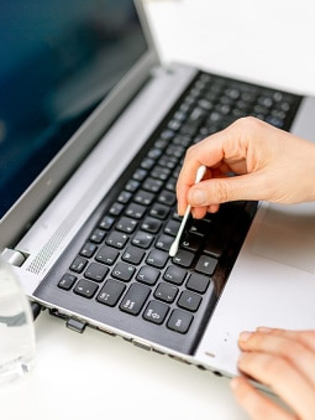 এভাবে কিবোর্ড পরিষ্কার করলে ল্যাপটপের ক্ষতি হবে না