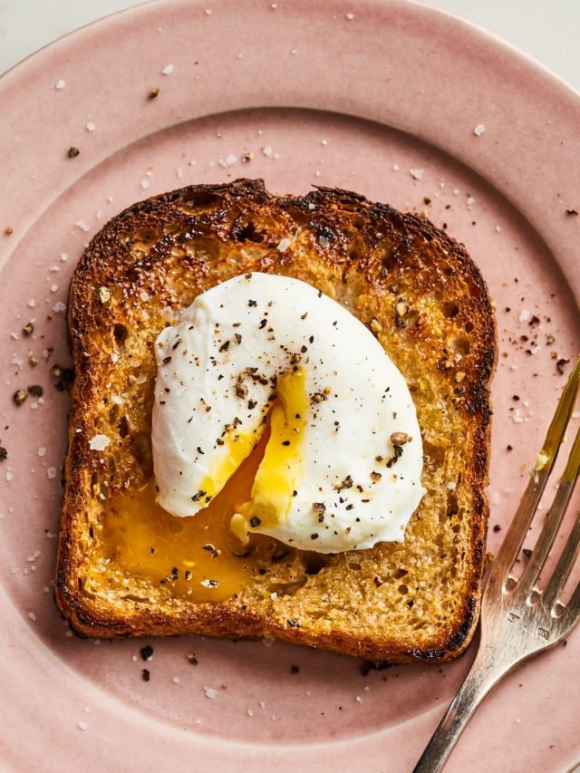 সকালে খালি পেটে ডিম খান? ৪ অপকারিতা জেনে নিন