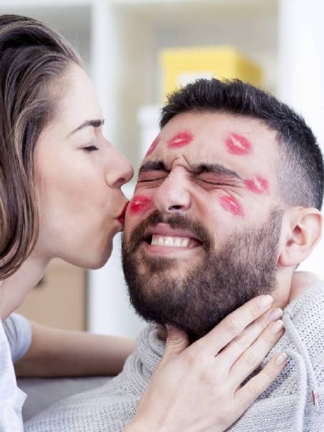 ভালোবাসা প্রকাশ পায় গভীর চুম্বনে, জানুন পারফেক্ট Kiss-এর রহস্য