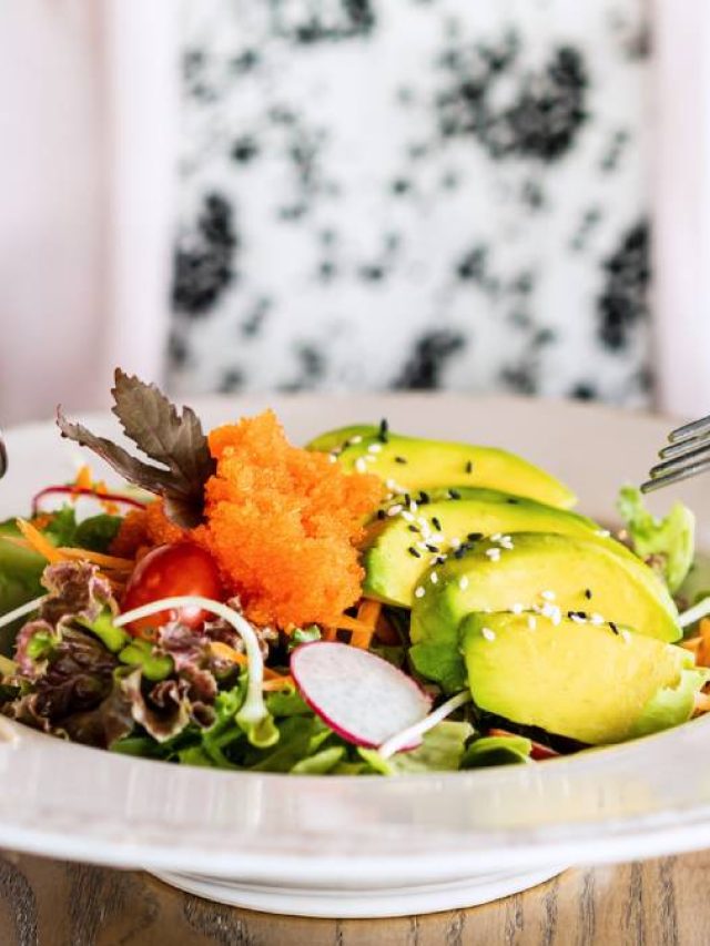 দুপুরে খাবারের পাতে এগুলি রাখেন? সাবধান হয়ে যান এবার