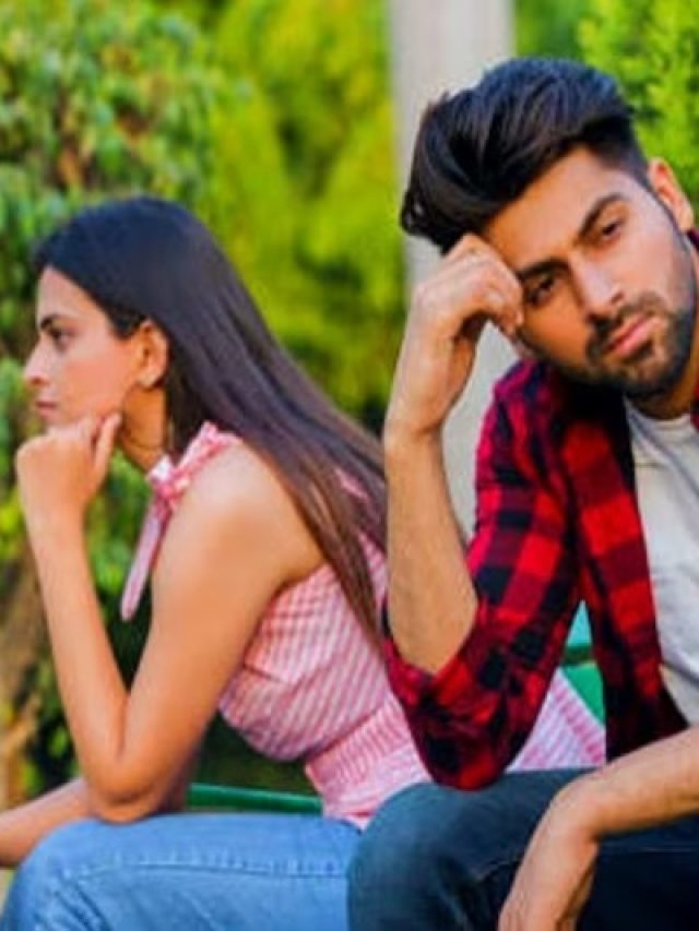 সদ্য ব্রেকআপ হয়েছে? ভুলেও করবেন না এই ৫ কাজ