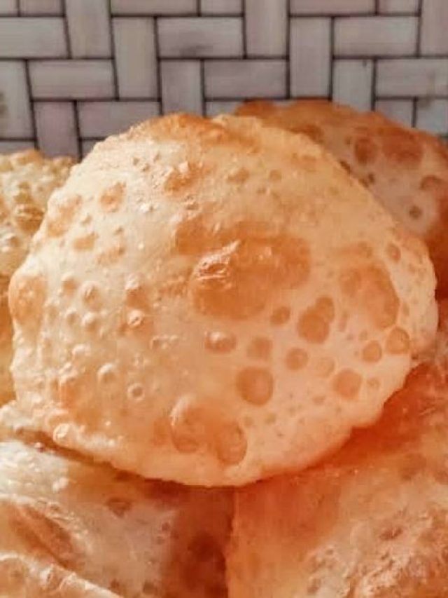 লুচি vs পুরি কোনটায় কোলেস্টেরলের ঝুঁকি কম? জেনে তবেই মুখে তুলুন