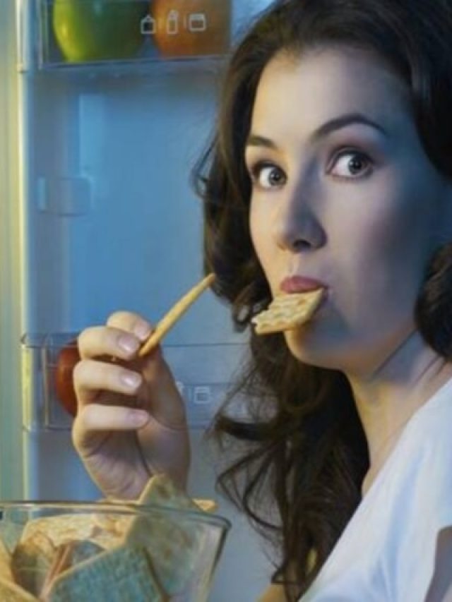 মাঝরাতে খিদে পায় কেন? কারণটা অবাক করবে