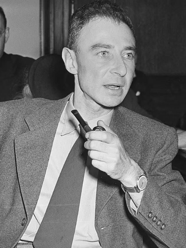 ওপেনহাইমার আসলে কে? গায়ে কাঁটা দেবে!