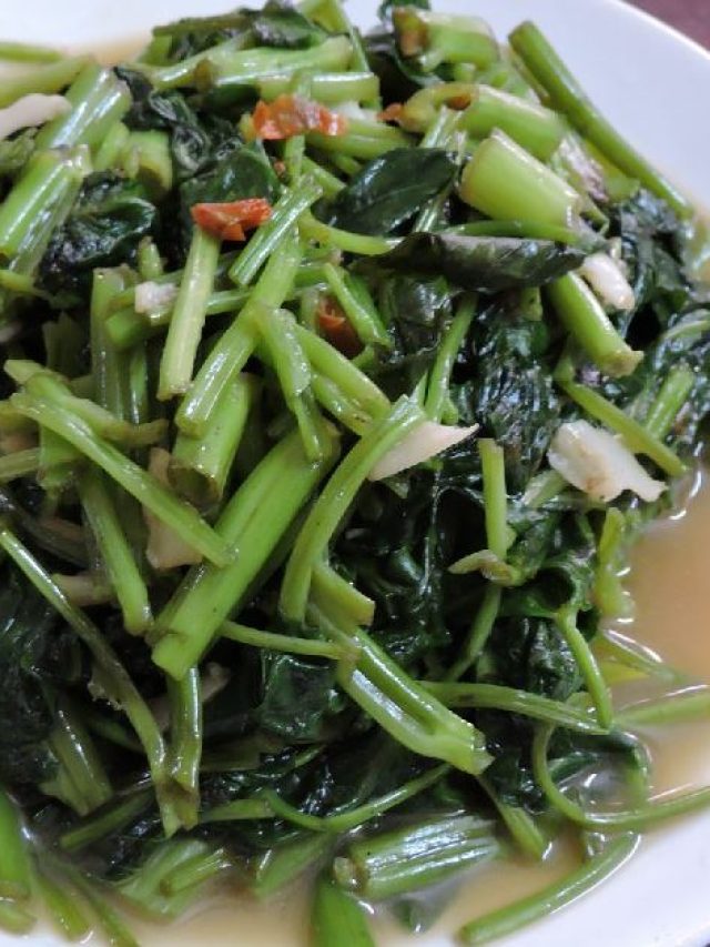 বাজারে দেখলেই কিনুন এই শাক, ১০ টাকায় লাখ টাকার গুণ