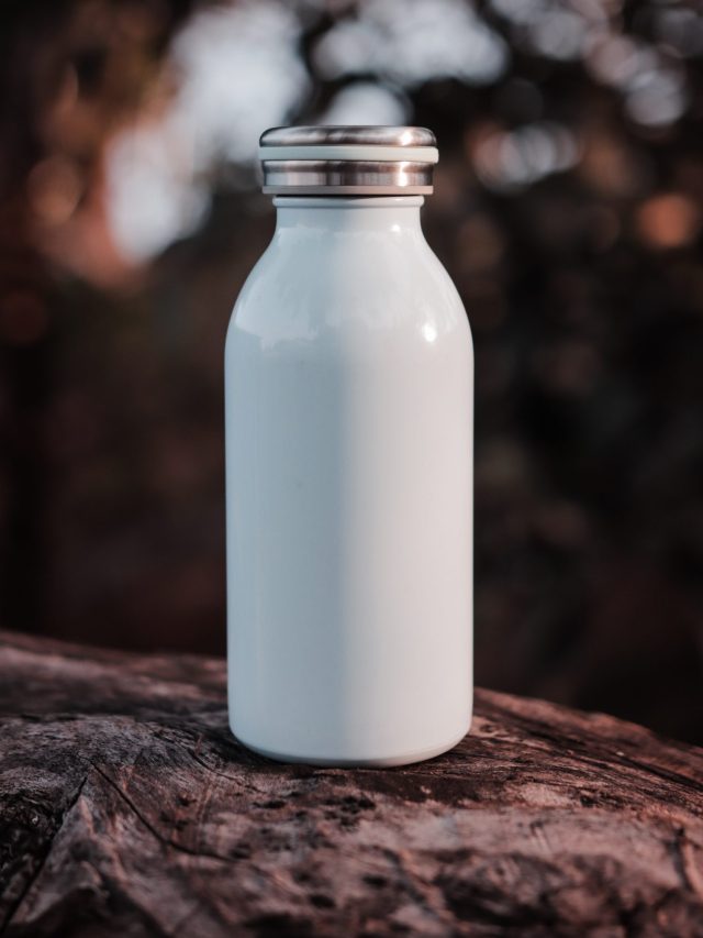 জলের বোতল হবে ঝকঝকে-গন্ধহীন, এভাবে সহজেই পরিষ্কার করুন