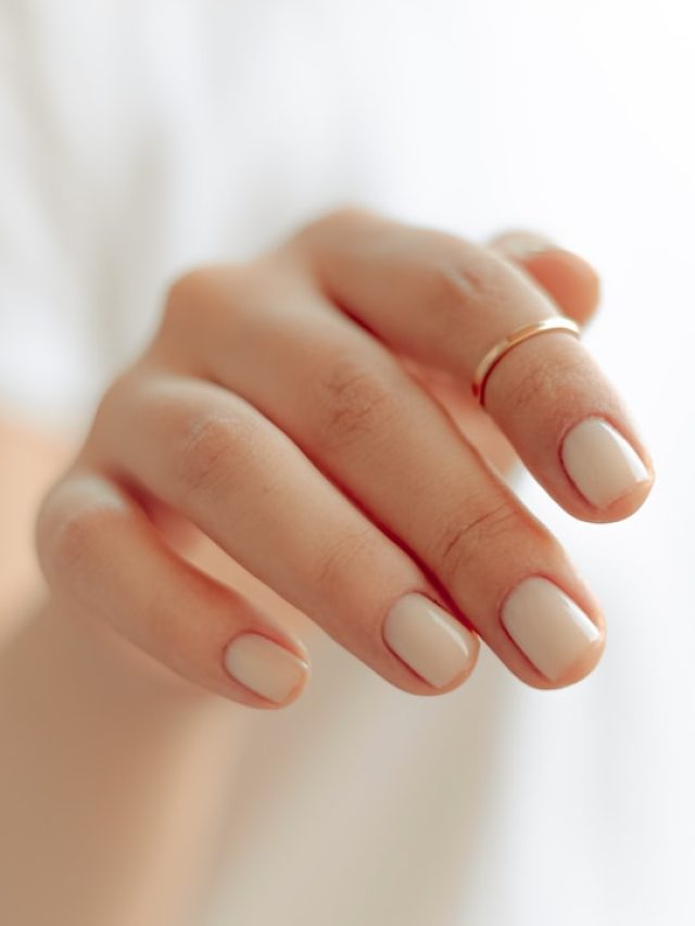 আপনার কি ভিটামিনের অভাব? নখ দেখে যাচাই করুন এভাবে