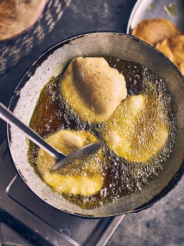 এই তেলে লুচি-শিঙাড়া ভেজে খেলেও কোলেস্টেরল বাড়ে না