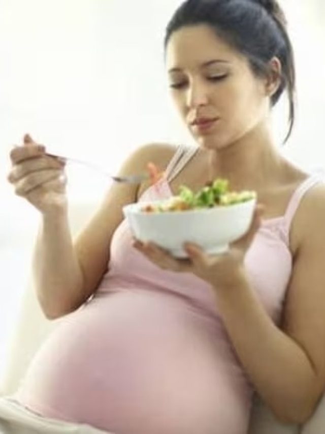 প্রেগন্যান্ট অবস্থায় যে ৭ খাবার খেতেই হবে
