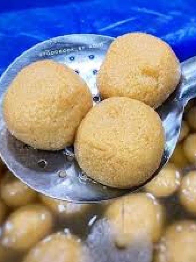 ছানা নয়, কাঁচা বাদামে বানান তুলতুলে রসগোল্লা, সেই স্বাদ! রেসিপি