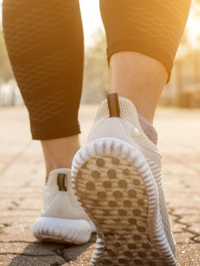 কোন বয়সে রোজ কত পা হাঁটলে ফিট থাকবেন?