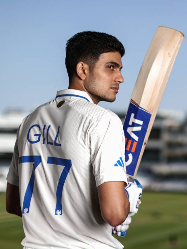 ওয়েস্ট ইন্ডিজে ম্যাচের মধ্যেই গিলের নাচ VIRAL, বিরাট কী করলেন?