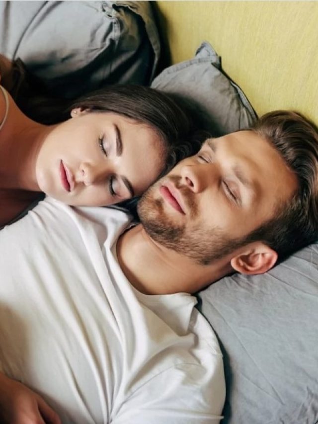 রাতে ঘুম আসে না? এই ৫ টোটকায় চোখ বুজলেই শান্তির ঘুম