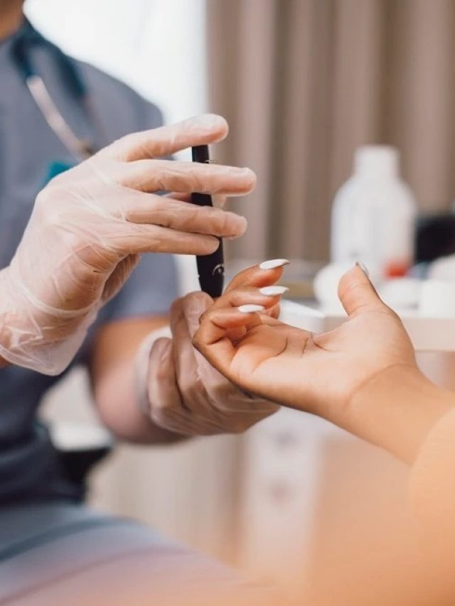 বর্ষায় ব্লাড সুগার বাড়লেই বিপদ, রইল নিয়ন্ত্রণের উপায়