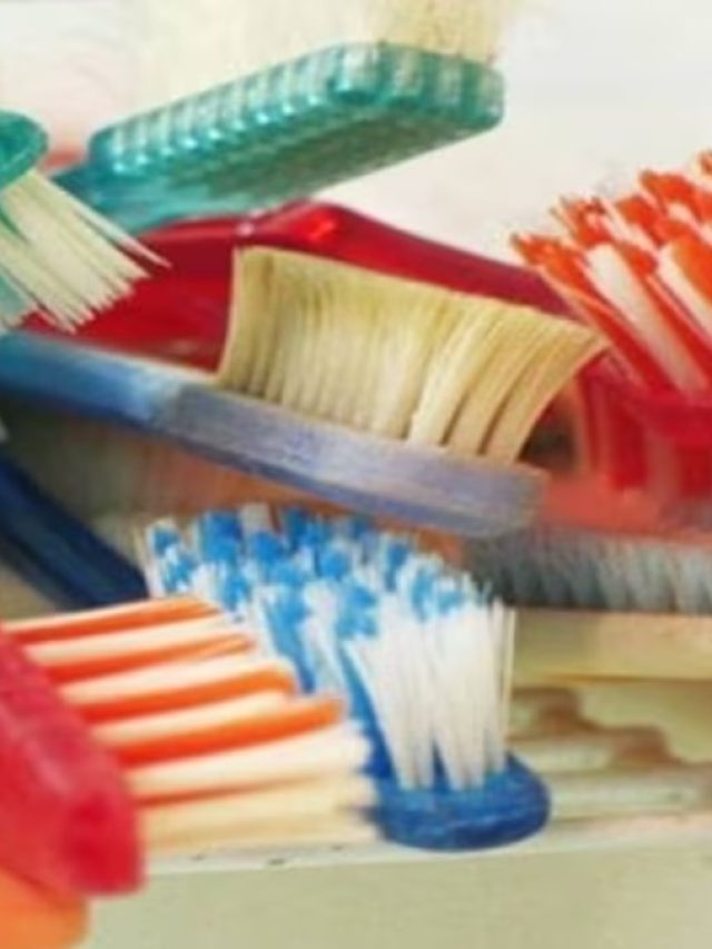 পুরনো টুথব্রাশ ফেলে দেন? বরং বাড়ির এই ৫ কাজে লাগান