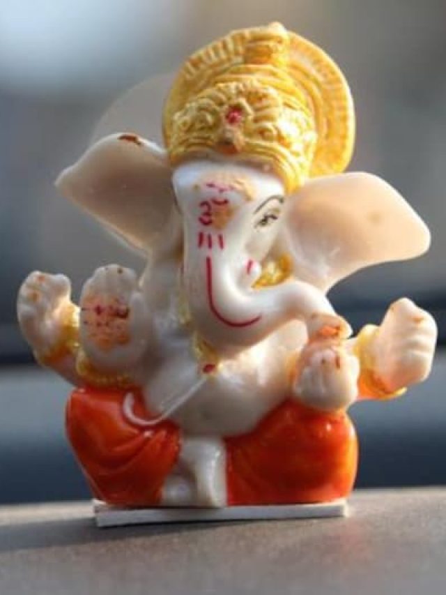 মাইনে বাড়বে-প্রমোশনও, অফিসের ডেস্কে কয়েকটি জিনিস রেখে দেখুন