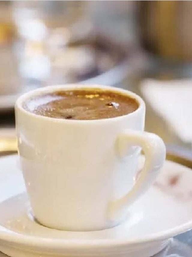 চা খাওয়ার পর পরই জল খাওয়া কি উচিত, জানুন সত্যিটা