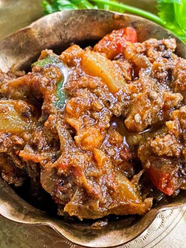 ইলিশের তেল চচ্চড়ি খেয়েছেন? সহজ রেসিপি