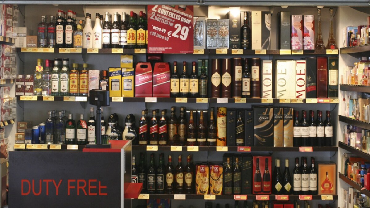 क्या शराब की भी होती है एक्सपायरी डेट? जानें क्या कहते हैं एक्सपर्ट